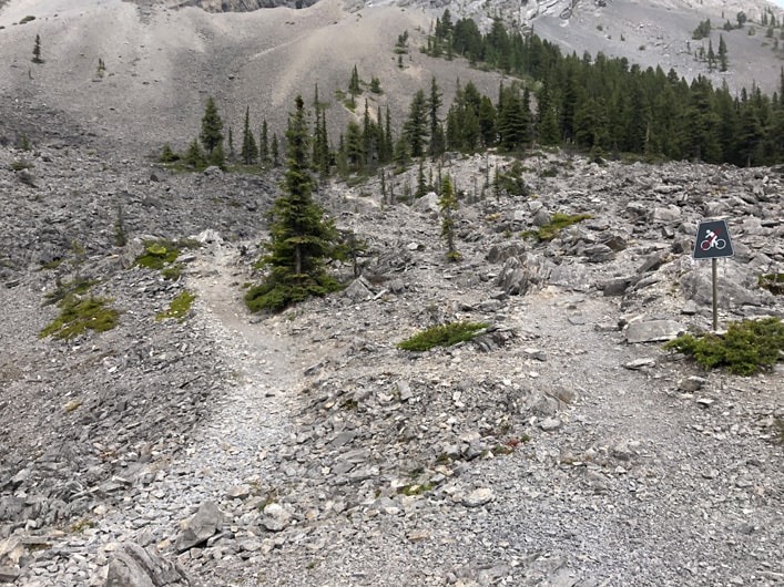 Upper Kananaskis Lake rocky trail