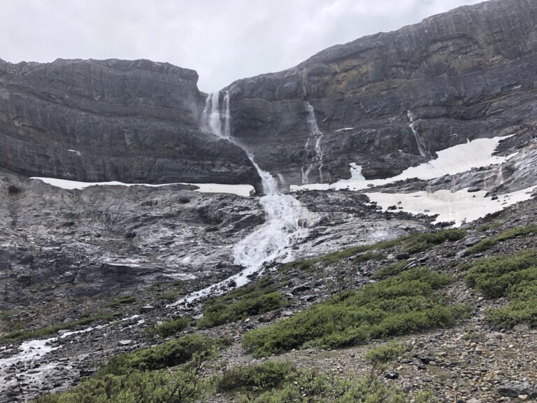 Best Winter Waterfalls Near Calgary and Where to Find Them