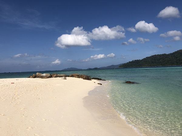 Sunrise Beach Koh Lipe – Best Beaches in Thailand